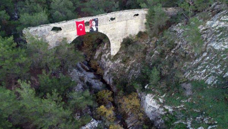 Cumhuriyet Coşkusu Tarihi Su Kemeri Üzerine Taşındı