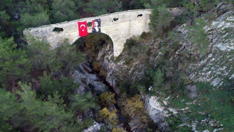 Cumhuriyet Coşkusu Tarihi Su Kemeri Üzerine Taşındı