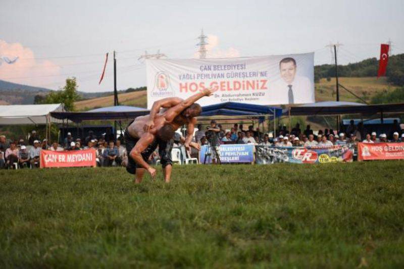 Çan Pehlivan Güreşlerinde Başpehlivan Serhat Balcı Oldu