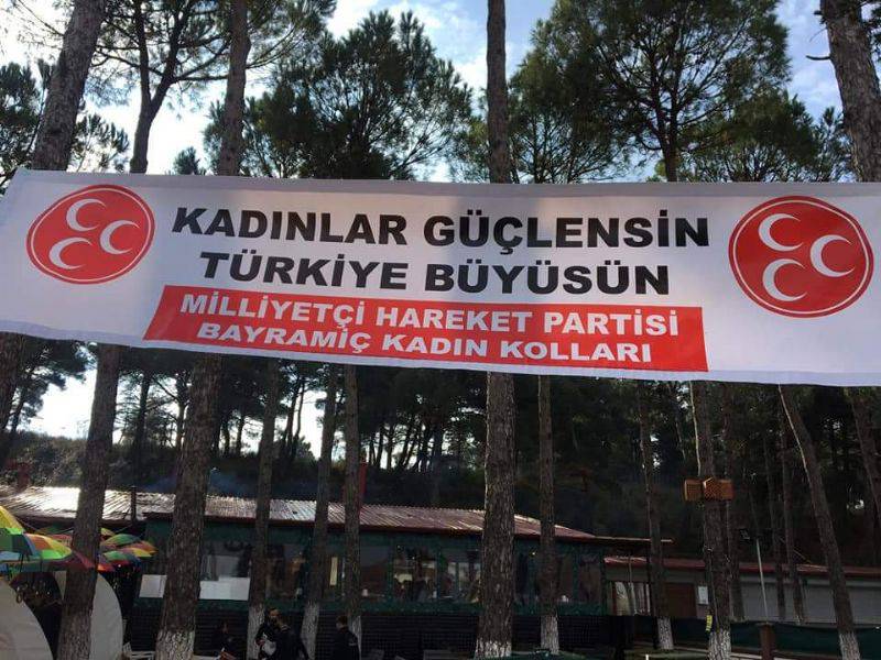 MHP'li Kadınlar Kahvaltıda Buluştu