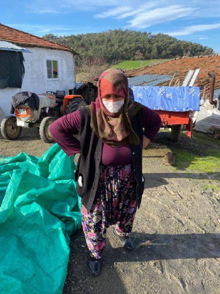 Lapseki'de Yıldırım İsabet Eden 2 Katlı Ev Küle Döndü