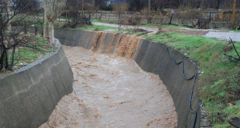 Bayramiç'te Şiddetli Yağış Hayatı Felç Etti