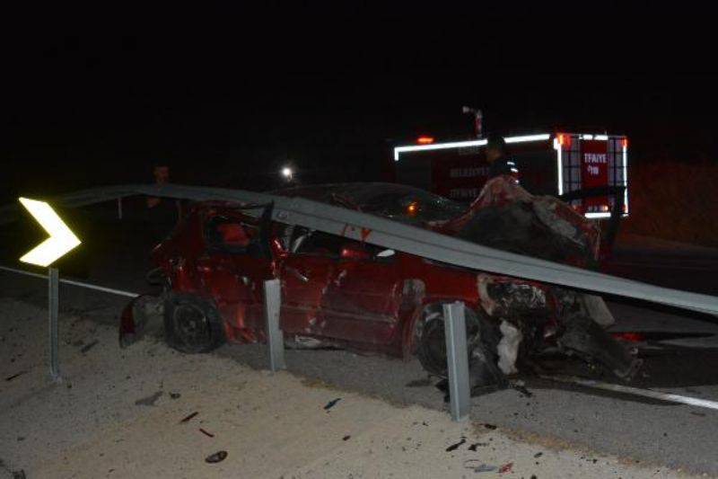 Bariyerlere Çarpan Otomobilin Sürücüsü Ağır Yaralı