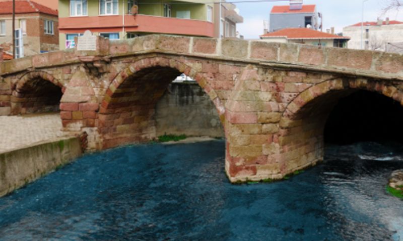 Tarihi Taş Köprü (Karşıyaka Köprüsü) 