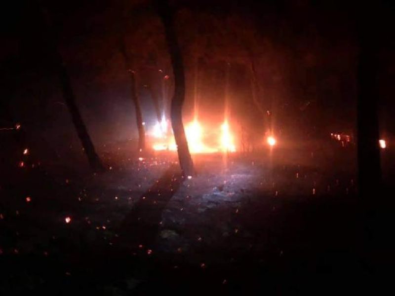 Ezine'de 10 Dönüm Ormanlık Alan Yangından Zarar Gördü