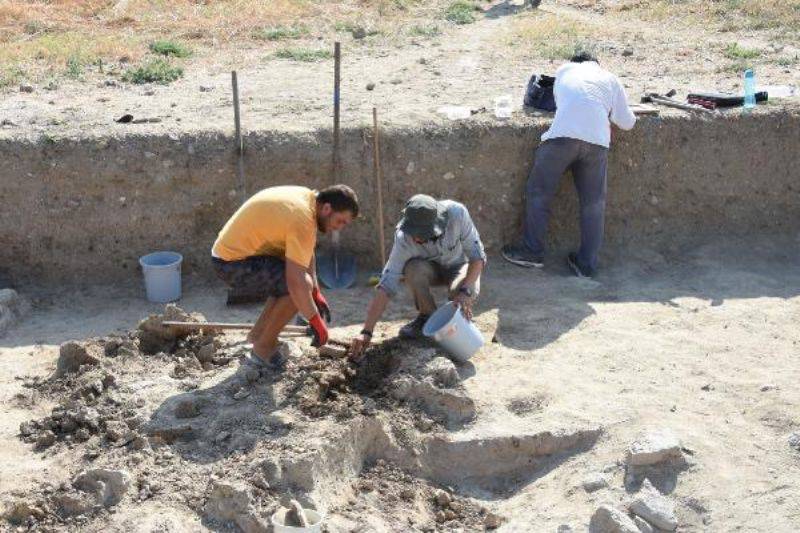 Maydos Kilisetepe Höyüğü'nde 4 Bin Yıllık Savunma Duvarı Kalıntıları