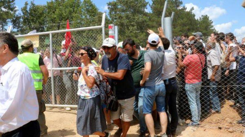 Çanakkale'de Çevreciler, Tepki Gösterdikleri Maden Sahasına Girdi