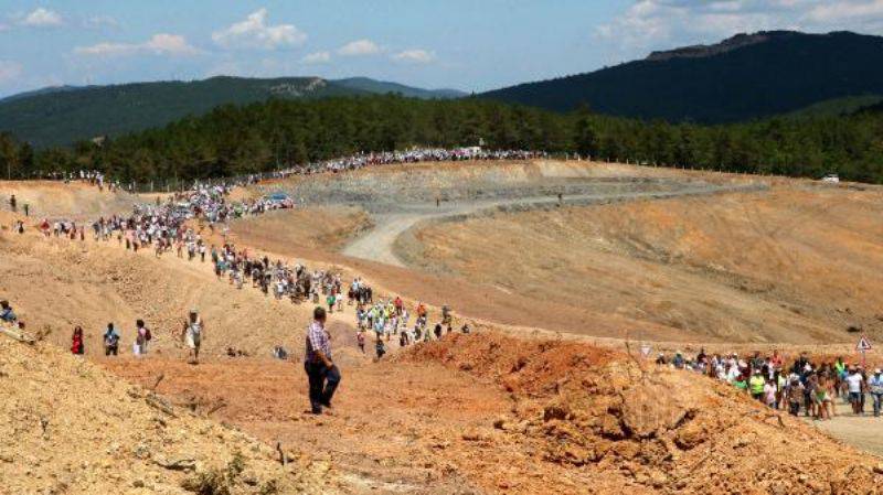 Çanakkale'de Çevreciler, Tepki Gösterdikleri Maden Sahasına Girdi