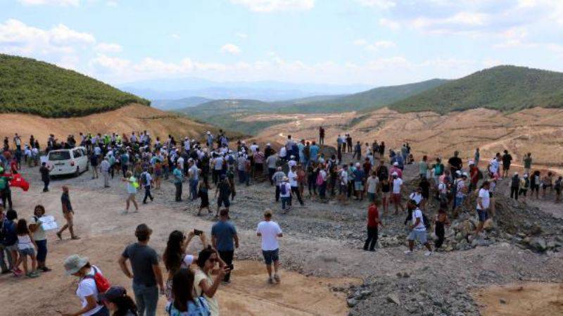 Çanakkale'de Çevreciler, Tepki Gösterdikleri Maden Sahasına Girdi