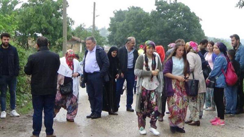 Yağmur Altında ‘Aşıklar Sokağı Geleneği'