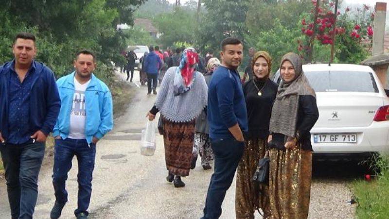 Yağmur Altında ‘Aşıklar Sokağı Geleneği'