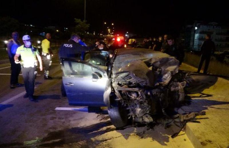 Sivil Polis Aracı İle Otomobil Çarpıştı: 1 Polis Şehit, 1 Astsubay Hayatını Kaybetti