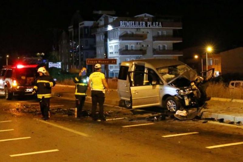 Sivil Polis Aracı İle Otomobil Çarpıştı: 1 Polis Şehit, 1 Astsubay Hayatını Kaybetti