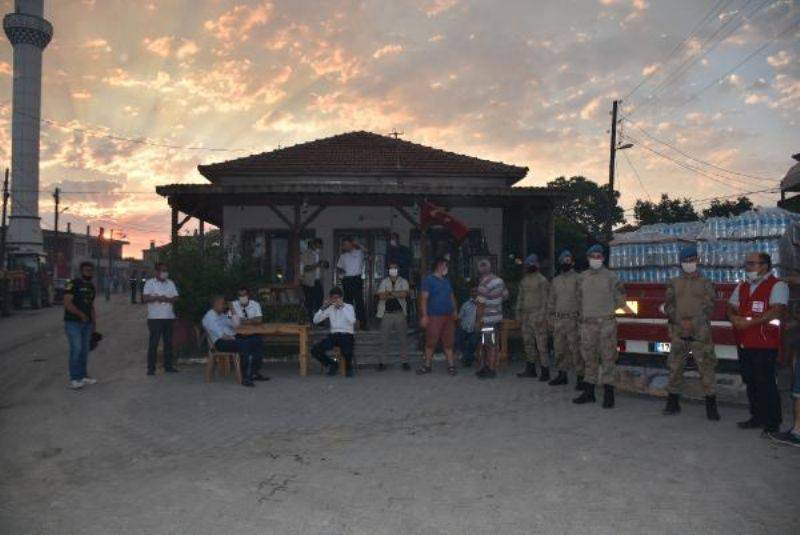 Çanakkale'deki Yangında Canlarını ve Hayvanlarını Son Anda Kurtardılar