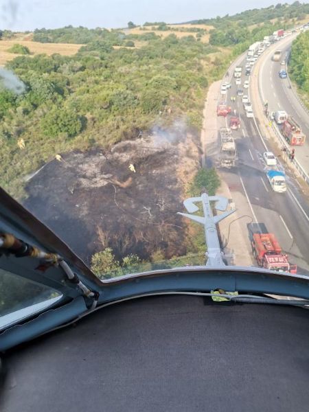 Motoru Tutuşan Yolcu Otobüsü Kül Oldu, Alevler Ormana Sıçradı