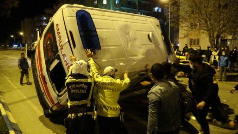 Ambulans İle Taksinin Çarpışma Anı Kamerada