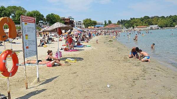 Hamzakoy Halk Plajı Tatilcilerin Gözdesi Oldu 