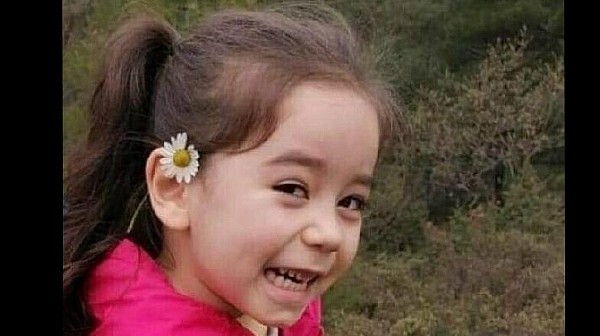Babasının Terastan Attığı Çekyat Başına Çarpan 4 Yaşındaki Rana, Öldü