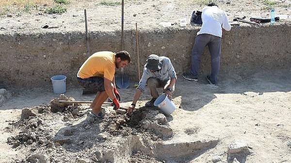 Maydos Kilisetepe Höyüğü'nde 4 Bin Yıllık Savunma Duvarı Kalıntıları