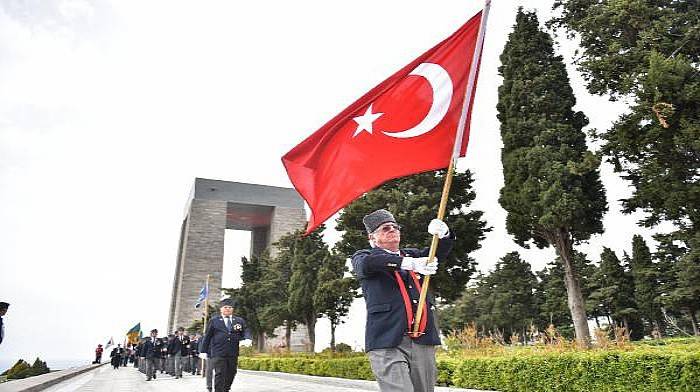 Çanakkale Kara Savaşları'nın 104'üncü Yıl Dönümünde Gurur ve Hüzün Bir Arada