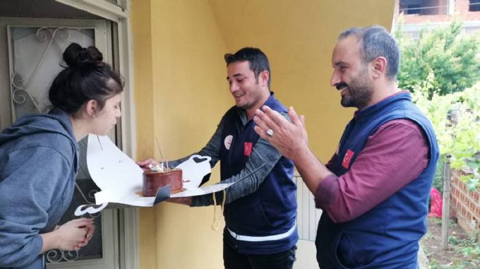 Milli Sporcuya Sürpriz Doğum Günü Kutlaması