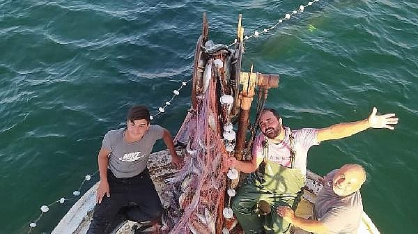 Çanakkaleli Balıkçı, 15 Bin Tane Lüfer Yakaladı