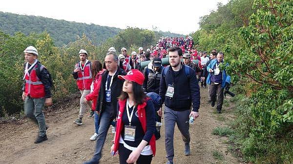 Çanakkale'de 8 Bin Türk, Dedelerinin İzinde Yürüdü