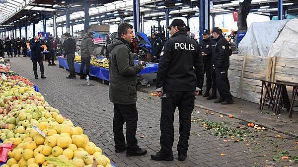 Pazarda Alışveriş Yapan Kadın Başından Vuruldu