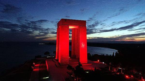 TBMM'nin Açılışının 100'üncü Yılı ve 23 Nisan Coşkusu, Şehitler Abidesi'nde İstiklal Marşı İle Taçlandırıldı