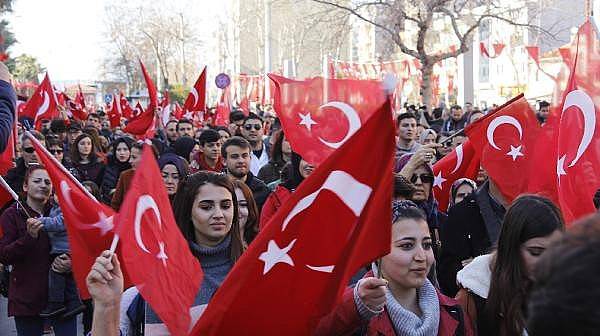 Çanakkale'de Şehitler İçin Bayrak Yürüyüşü