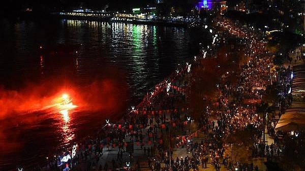 Cumhuriyet Coşkusu Fener Alayı'nda Yaşandı