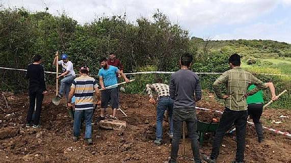 Çanakkale'de Kaçak Kazıda Zemin Mozaiği Bulundu