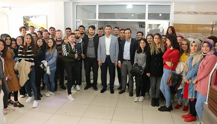Üniversite Öğrencilerine “Hoş Geldiniz” Kahvaltısı