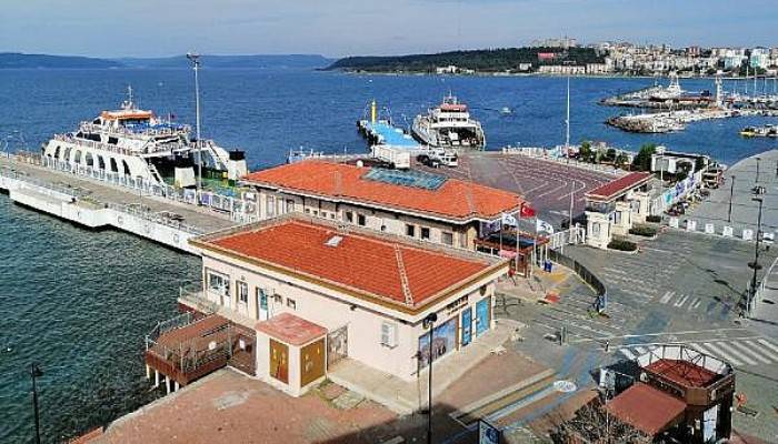 Gökçeada ve Bozcaada'ya Yarınki Feribot Seferleri İptal Edildi