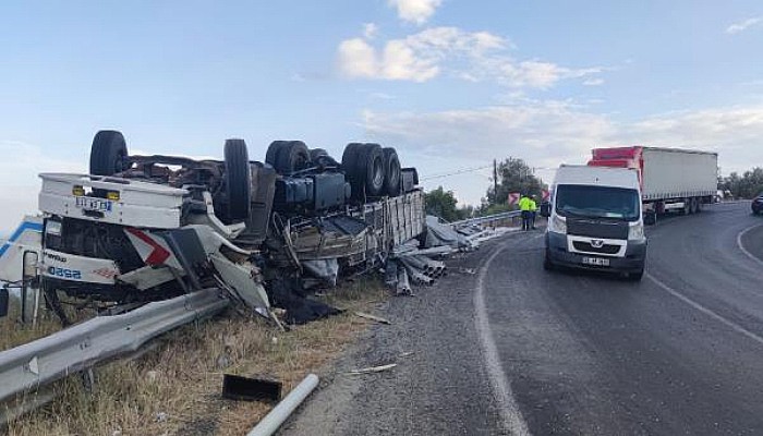 Devrilen Kamyonun Sürücüsü Öldü