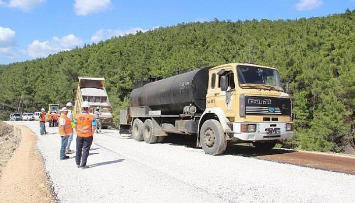 Çanakkale'de 11 Köyün Toprak Yolu Asfaltlandı