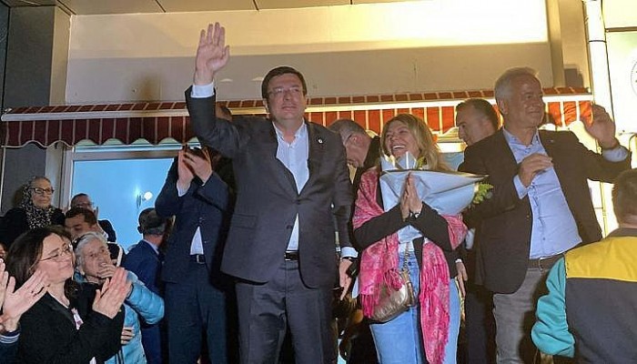 Çanakkale'de CHP'li Erkek Başkan Seçildi; 7 İlçeyi CHP, 3 İlçeyi AK Parti, 1 İlçeyi İYİ Parti Kazandı