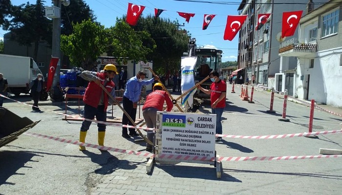 Çardak'a Doğal Gaz İçin İlk Kazma Vuruldu 