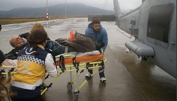 Deniz Kuvvetleri Komutanlığı Helikopteri Fenalaşan Vatandaş İçin Havalandı