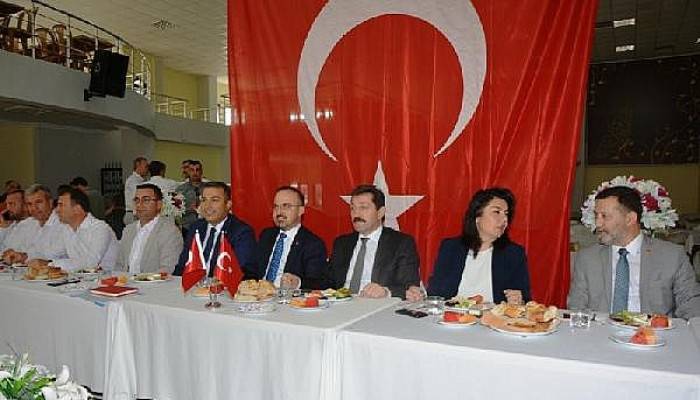 AK Parti'li Turan: Muhtarlar Demokraside Kılcal Damar Görevi Yapıyor