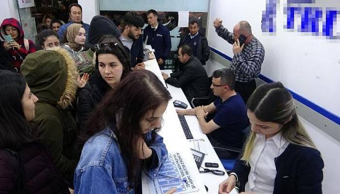 Çanakkale'de Otobüs Yazhanelerinde Koronavirüs Tatili Yoğunluğu