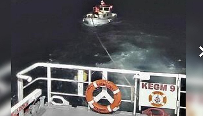 Çanakkale Boğazı'nda Arızalanıp, Sürüklenen Tekne Kurtarıldı