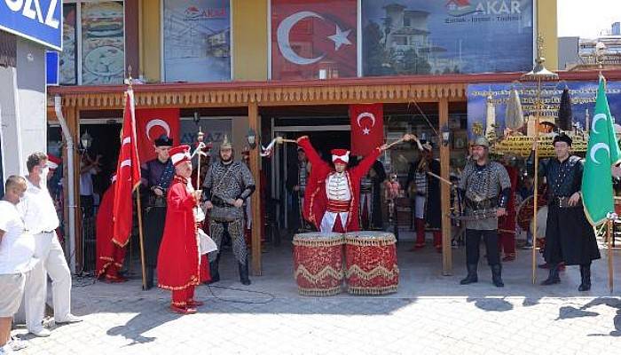 Ayasofya'nın İbadete Açılması Nedeniyle Lokma ve Pilav Dağıttırdı