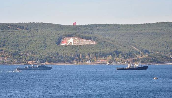 Rus Savaş Gemileri Peş Peşe Çanakkale Boğazı'ndan Geçti