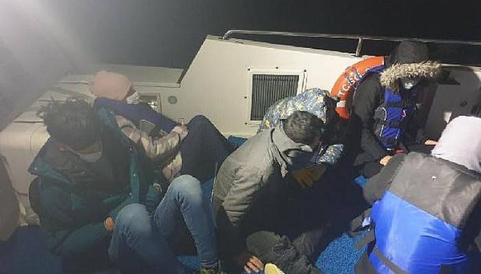 Yunanistan'ın Ölüme Terk Ettiği 7 Kaçak Göçmen Kurtarıldı