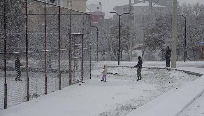 Çanakkale’de Kar Yağışı Başladı