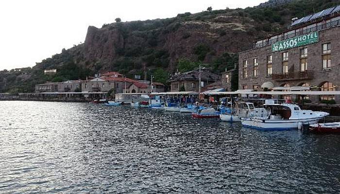 Assos Sahillerinde Tedbirli Turizm Sezonu Hazırlığı