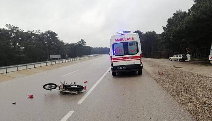 Ayvacık'ta Kamyona Çarpan Motosikletli Genç Öldü