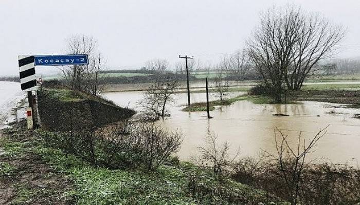 Kocabaş Çayı Taştı, Tarlalar Su Altında Kaldı