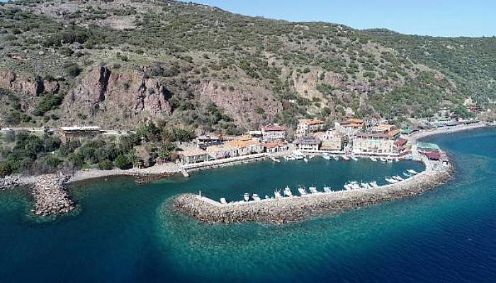 'Afet Bölgesi' İlan Edilen Assos Antik Limanı'nda Turistik Tesisler Kapatıldı